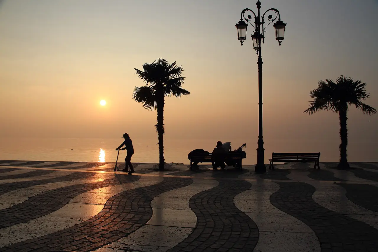 Lungolago di Lazise